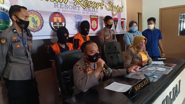 Polisi merilis pelaku eksploitasi gadis remaja di Sinjai, Sulsel (dok. Istimewa).