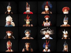 Potret Suku-suku di Brasil Pakai Pakaian Tradisional dan Masker