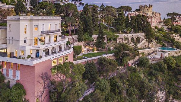 Foto: Kemewahan Rumah Lokasi Syuting James Bond yang Dijual Rp 477 M