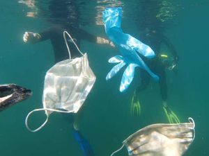 Sampah Masker dan Sarung Tangan Jadi Ancaman Lingkungan Era New Normal