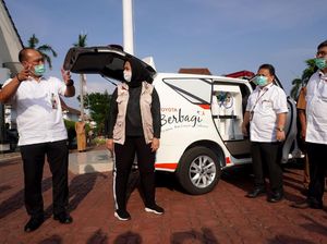 Toyota Donasikan Ambulans ke Pemda Karawang