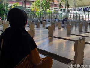 Wisata Religi Sunan Ampel Sudah Dibuka, Tapi Masih Sepi Peziarah Wisata Religi Sunan Ampel Sudah Dibuka, Tapi Masih Sepi Peziarah