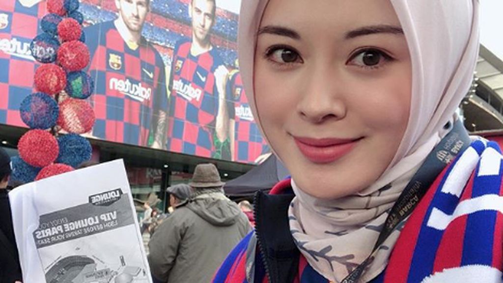 Ayana Moon Ternyata Suka Sepakbola, Fans Berat Barcelona Ayana Moon Ternyata Suka Sepakbola, Fans Berat Barcelona