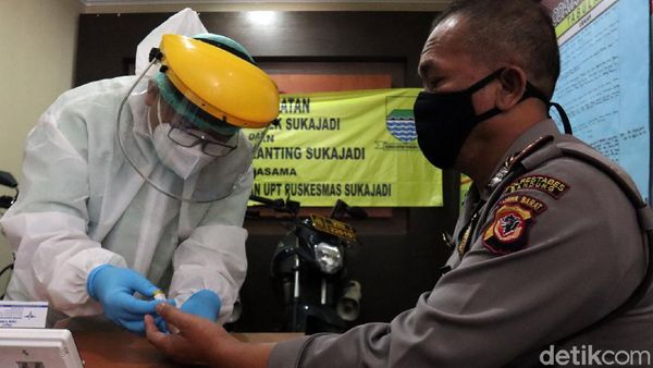 Polisi di Bandung Jalani Rapid Test