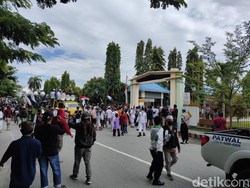 Warga Poso Demo Minta Kasus 3 Petani Diduga Korban Salah Tembak Diusut