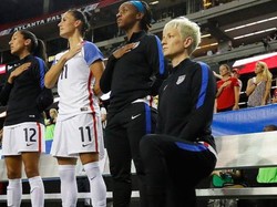 PSSI-nya AS Bolehkan Pemain Berlutut Saat Nyanyikan Lagu Kebangsaan