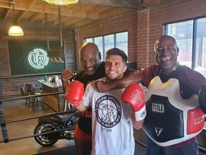 Begini Nih Kalau Mike Tyson Ajarin Tinju ke Petarung UFC
