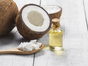 UGM Ungkap Manfaat Virgin Coconut Oil untuk Terapi Adjuvan COVID-19 UGM Ungkap Manfaat Virgin Coconut Oil untuk Terapi Adjuvan COVID-19