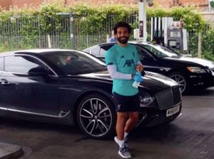 Mohamed Salah Bagi-bagi Bensin Gratis di SPBU