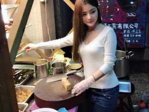 Viral Gadis Cantik Penjual Daging Rebus, Ini Fakta Sebenarnya