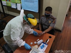 Polisi dan Pemuka Agama di Bandung Jalani Rapid Test