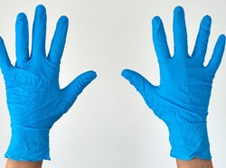 Jangan Asal Sentuh Benda Publik di New Normal, Sedia Sarung Tangan!