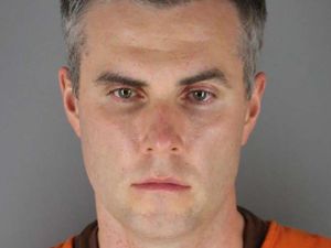 1 Terdakwa Pembunuhan George Floyd Bebas dari Penjara Usai Bayar Jaminan 1 Terdakwa Pembunuhan George Floyd Bebas dari Penjara Usai Bayar Jaminan