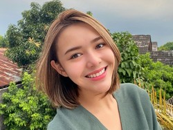 Amanda Manopo Pose Seksi di Ranjang