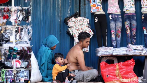 Belum Resmi, Pedagang Pasar Pagi Sudah Buka Lapak