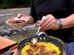 Gordon Ramsay Bikin Telur Orak-arik di Berbagai Negara, Ada yang Pakai Rendang!
