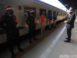 KAI Kembali Operasikan Kereta Jarak Jauh Reguler KAI Kembali Operasikan Kereta Jarak Jauh Reguler