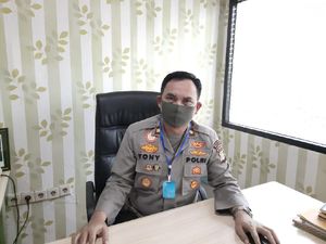 Polisi Dalami Motif Penusukan Pengacara oleh Tetangga di Bekasi Polisi Dalami Motif Penusukan Pengacara oleh Tetangga di Bekasi