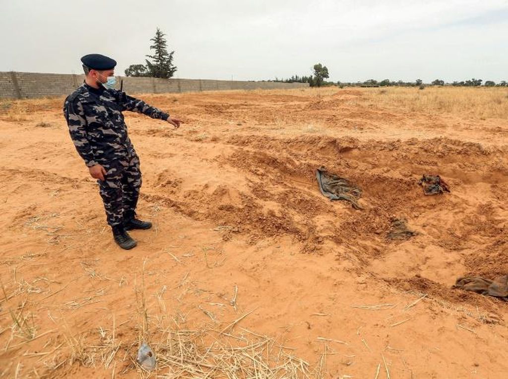 8 Kuburan Massal Ditemukan di Libya, PBB Ngeri 8 Kuburan Massal Ditemukan di Libya, PBB Ngeri