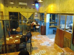 Rombongan yang Viral Bawa Sepeda Masuk Resto Akhirnya Minta Maaf