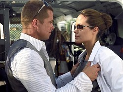 Trik Seksi Angelina Jolie saat Rayu Brad Pitt