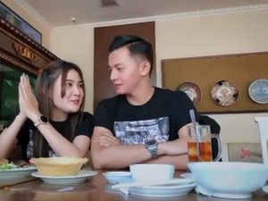 Banyu Moto Trending No 1, Nella Kharisma dan Dory Harsa Makan Bareng