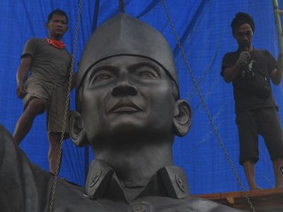 Patung Soekarno Setinggi 8 Meter Berdiri di Kota Palu