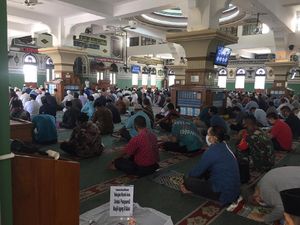 Masjid Al-Azhar Gelar Jumatan Kedua di Masa Transisi, Begini Pengaturan Jemaah