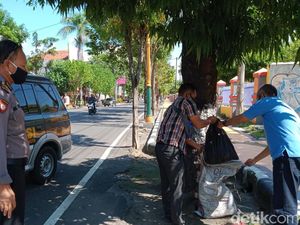 Ada Karung Misterius Bau Busuk dan Berbelatung di Klaten, Ternyata Ini Isinya