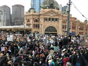Peserta Unjuk Rasa Black Lives Matter di Melbourne Positif COVID-19