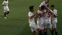 Kurang dari 10 menit berselang, Sevilla bisa menggandakan skor menjadi 2-0. Kali ini, tandukan Fernando, yang berawal dari sepak pojok, bersarang ke gawang Betis.