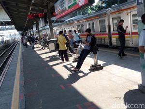 PSBB Transisi DKI, Begini Suasana di Stasiun Tanah Abang Pagi Ini