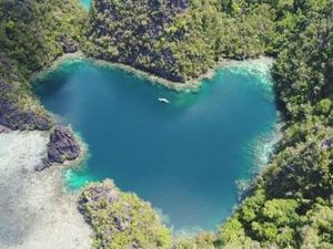 Mirip Karawapop, Ini Telaga Hati Baru Misool Mirip Karawapop, Ini Telaga Hati Baru Misool