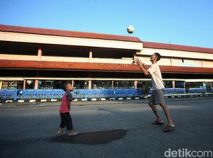 Terminal Kampung Rambutan Masih Lesu