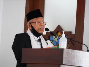 Awali Kerja di Era New Normal, Wapres Maruf Jadi Imam Salat Jumat di Istana