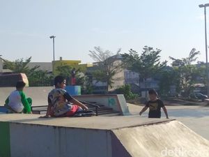 Banyak Anak Tak Bermasker Main di Skate Park RTH Kalijodo