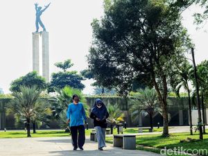Video Suasana Lapangan Banteng yang Dibuka Mulai Hari Ini