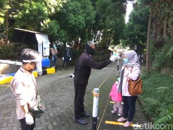 Hari Pertama Buka, Wisatawan Mulai Padati Objek Wisata Lembang