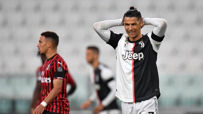 TURIN, ITALY - JUNE 12:  Cristiano Ronaldo of Juventus reacts during the Coppa Italia Semi-Final Second Leg match between Juventus and AC Milan at Allianz Stadium on June 12, 2020 in Turin, Italy.  (Photo by Valerio Pennicino/Getty Images)