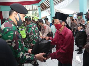Alumni Akabri 89 Bagikan 1.500 Paket Sembako di Sukaluyu Bogor