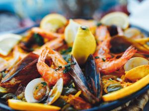 Tipu Ratusan Orang, Pemilik Restoran Seafood Ini Dipenjara 1.446 Tahun!