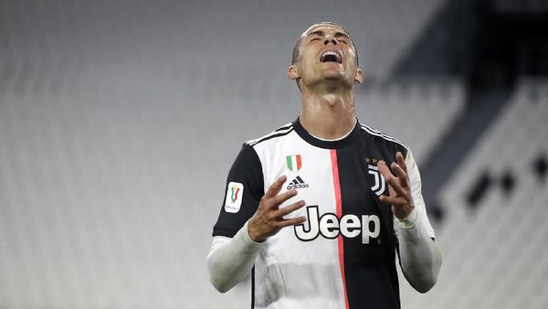 Saat Ronaldo Gagal Eksekusi Penalti ke Gawang AC Milan