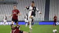 Gol pun tak tercipta sama sekali sepanjang 90 menit. Juventus akhirnya maju ke final lewat keunggulan agregat gol tandang. AP Photo/Luca Bruno.