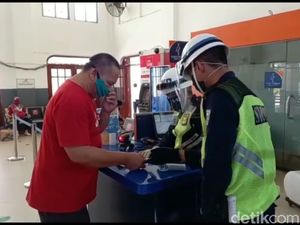 Melihat Penerapan Protokol Kesehatan di Stasiun Tegal