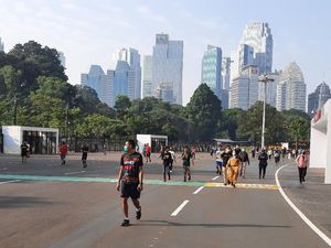 GBK Ramai Dikunjungi Saat PSBB Transisi, Warga: Ada Rasa Waswas Juga GBK Ramai Dikunjungi Saat PSBB Transisi, Warga: Ada Rasa Waswas Juga