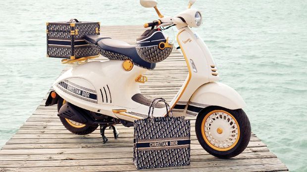 Vespa 946 berkolaborasi dengan House of Dior