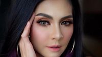 Potret Penyanyi yang Merasa Stres karena Dihujat Setelah Lepas Hijab