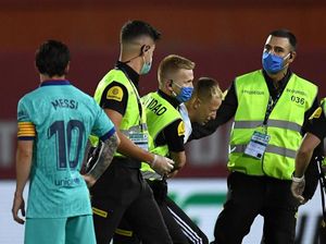 LaLiga Polisikan Penyusup Laga Mallorca Vs Barcelona LaLiga Polisikan Penyusup Laga Mallorca Vs Barcelona