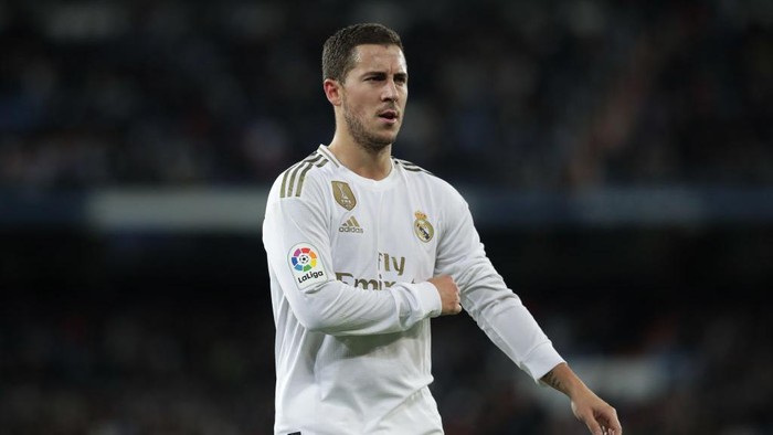 MADRID, SPAIN - NOVEMBER 23: Eden Hazard of Real Madrid CF in action during the La Liga match between Real Madrid CF and Real Sociedad at Estadio Santiago Bernabeu on November 23, 2019 in Madrid, Spain. (Photo by Gonzalo Arroyo Moreno/Getty Images)