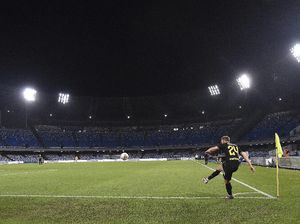 Eriksen Jebol Gawang Napoli dari Sepak Pojok Eriksen Jebol Gawang Napoli dari Sepak Pojok